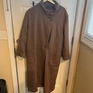 Ruby Martin Brown Women's Coat size 20w in good condition